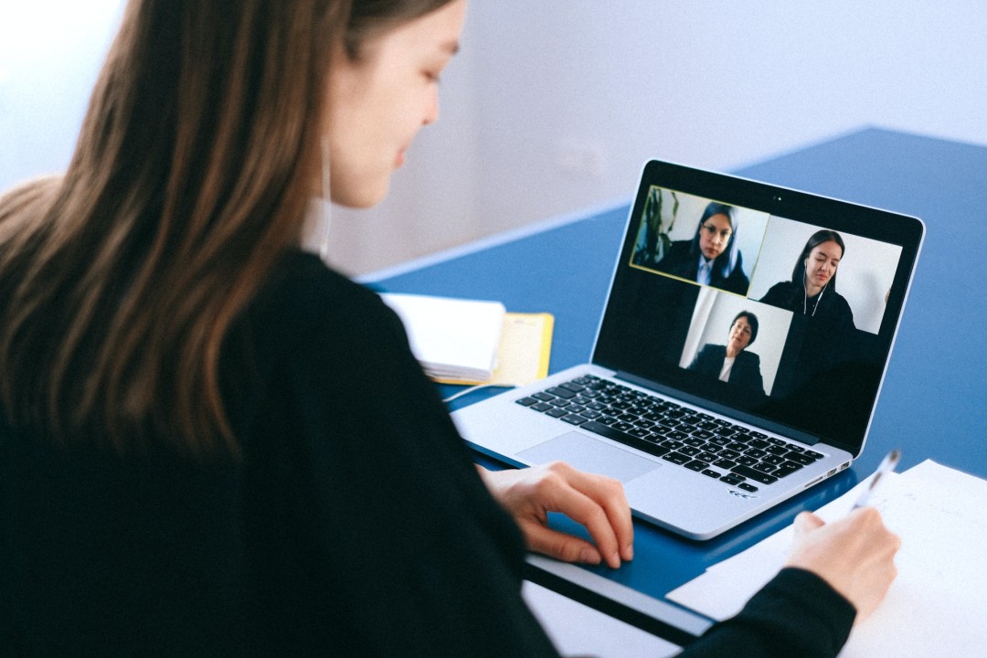 Video Meeting Etiquette: Simple Steps to Reduce Virtual Meeting Anxiety